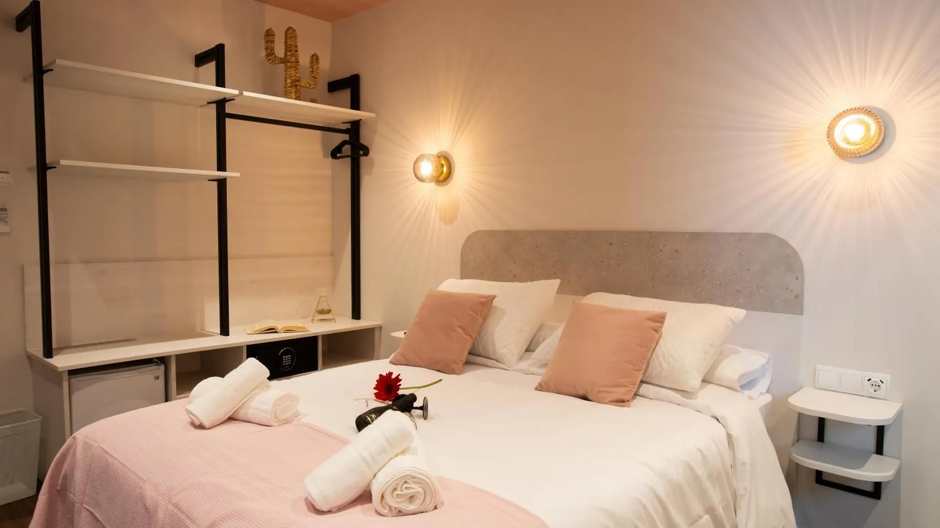 Boutique Rooms Playa Burriana Nerja Affittacamere