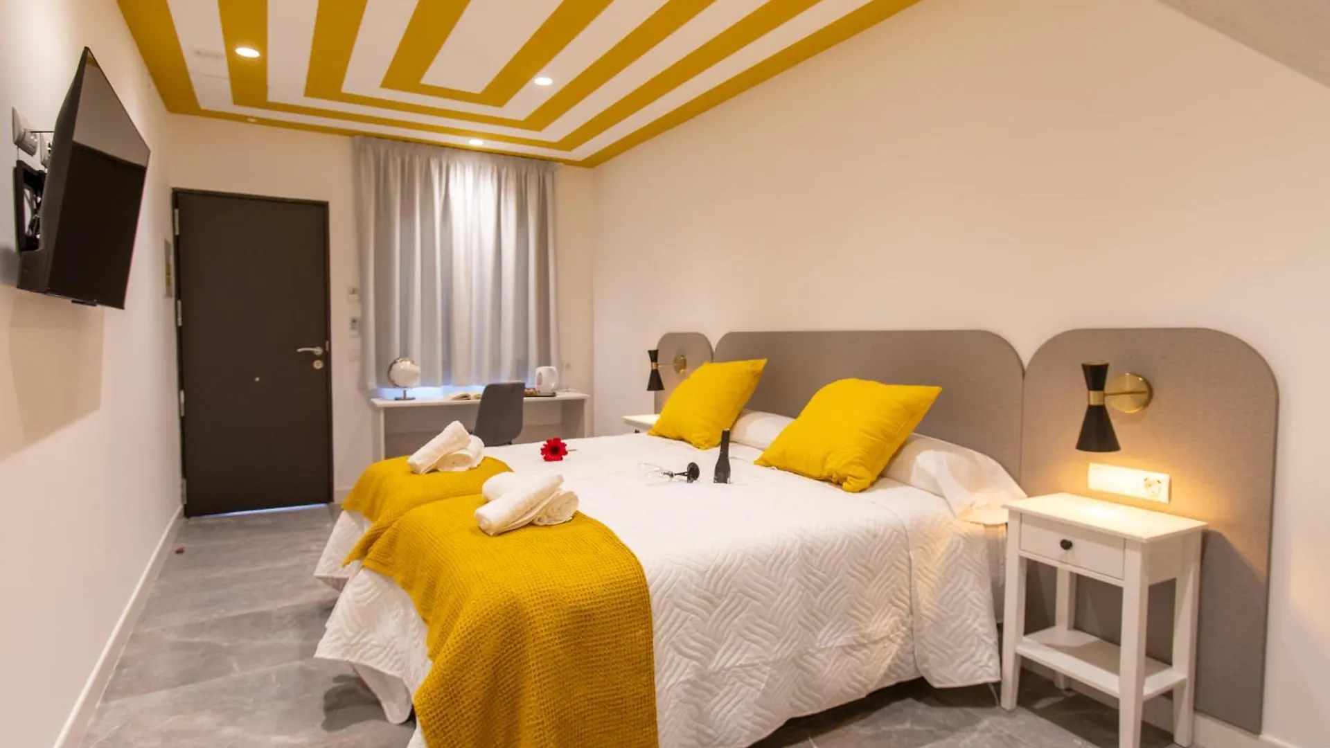 Boutique Rooms Playa Burriana Nerja Spagna