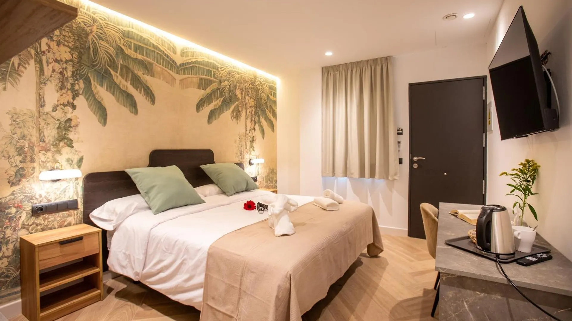 Boutique Rooms Playa Burriana Nerja
