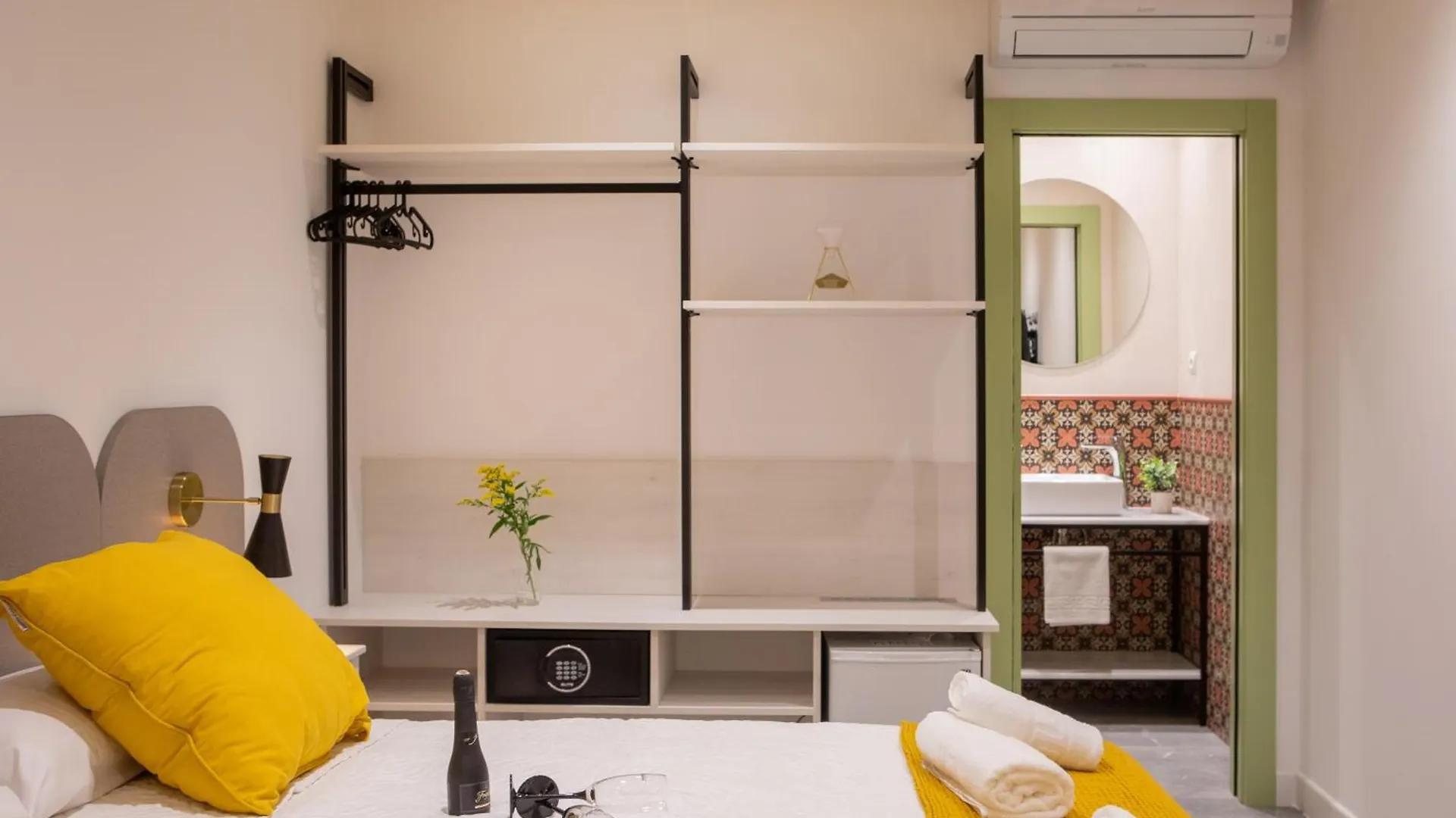 Boutique Rooms Playa Burriana Nerja 0*,