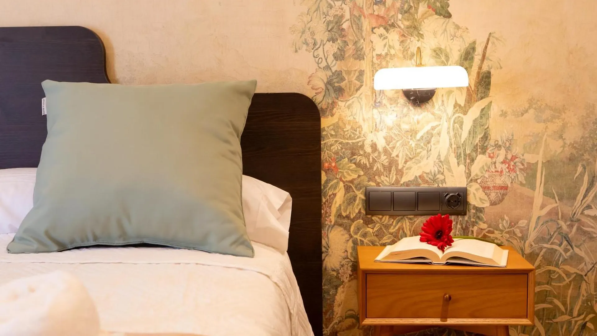 Boutique Rooms Playa Burriana Nerja 0*,