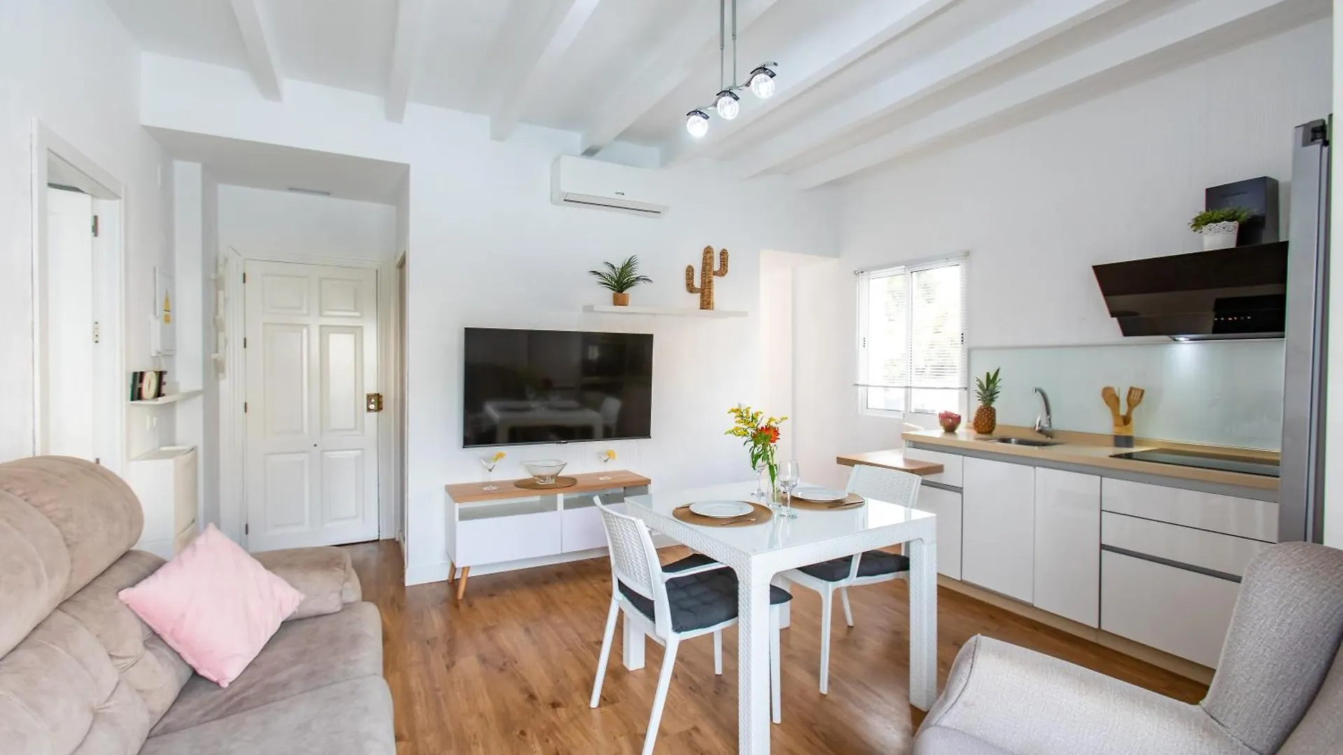 Boutique Rooms Playa Burriana Nerja Πανσιόν