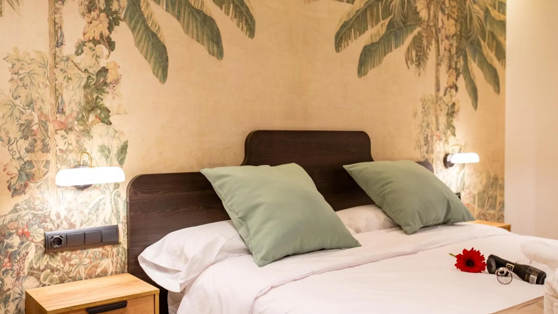 Boutique Rooms Playa Burriana Nerja