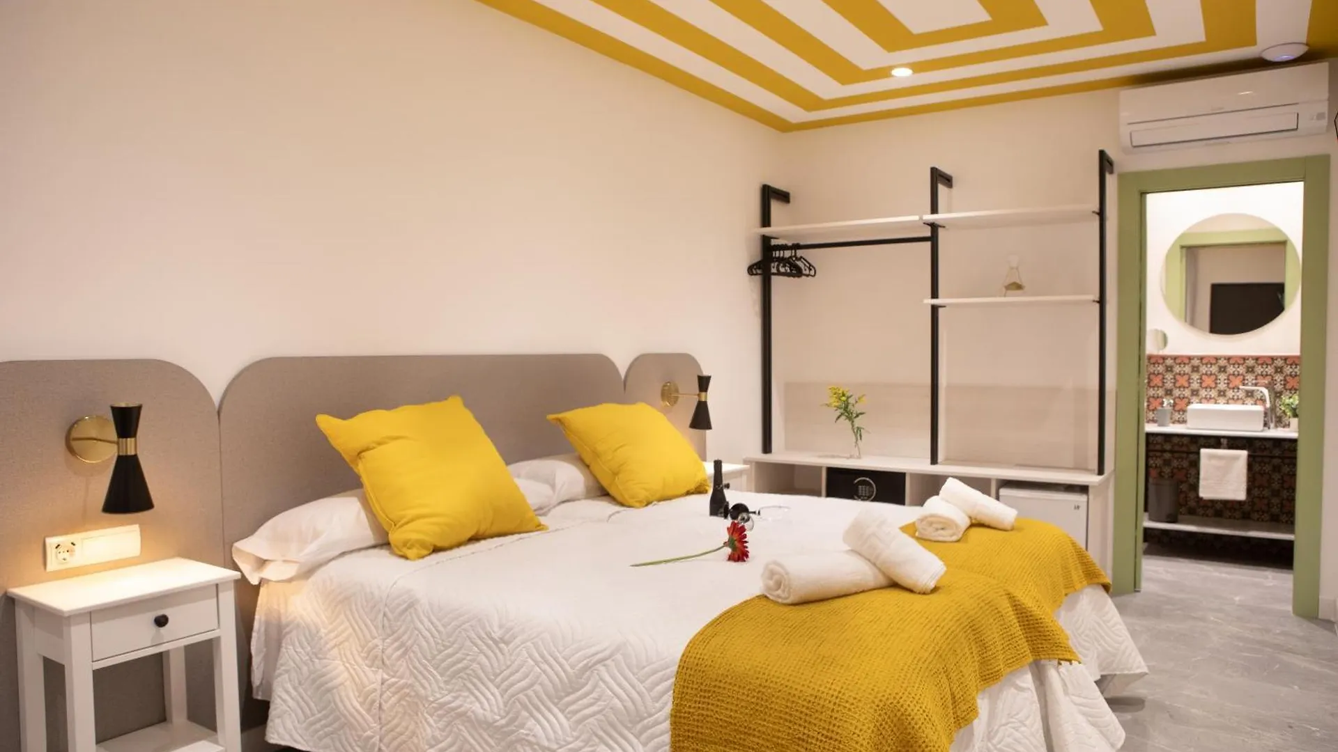 Boutique Rooms Playa Burriana Nerja