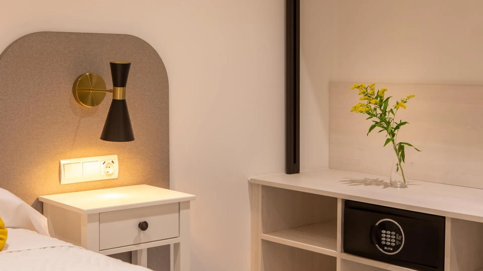 Boutique Rooms Playa Burriana Nerja
