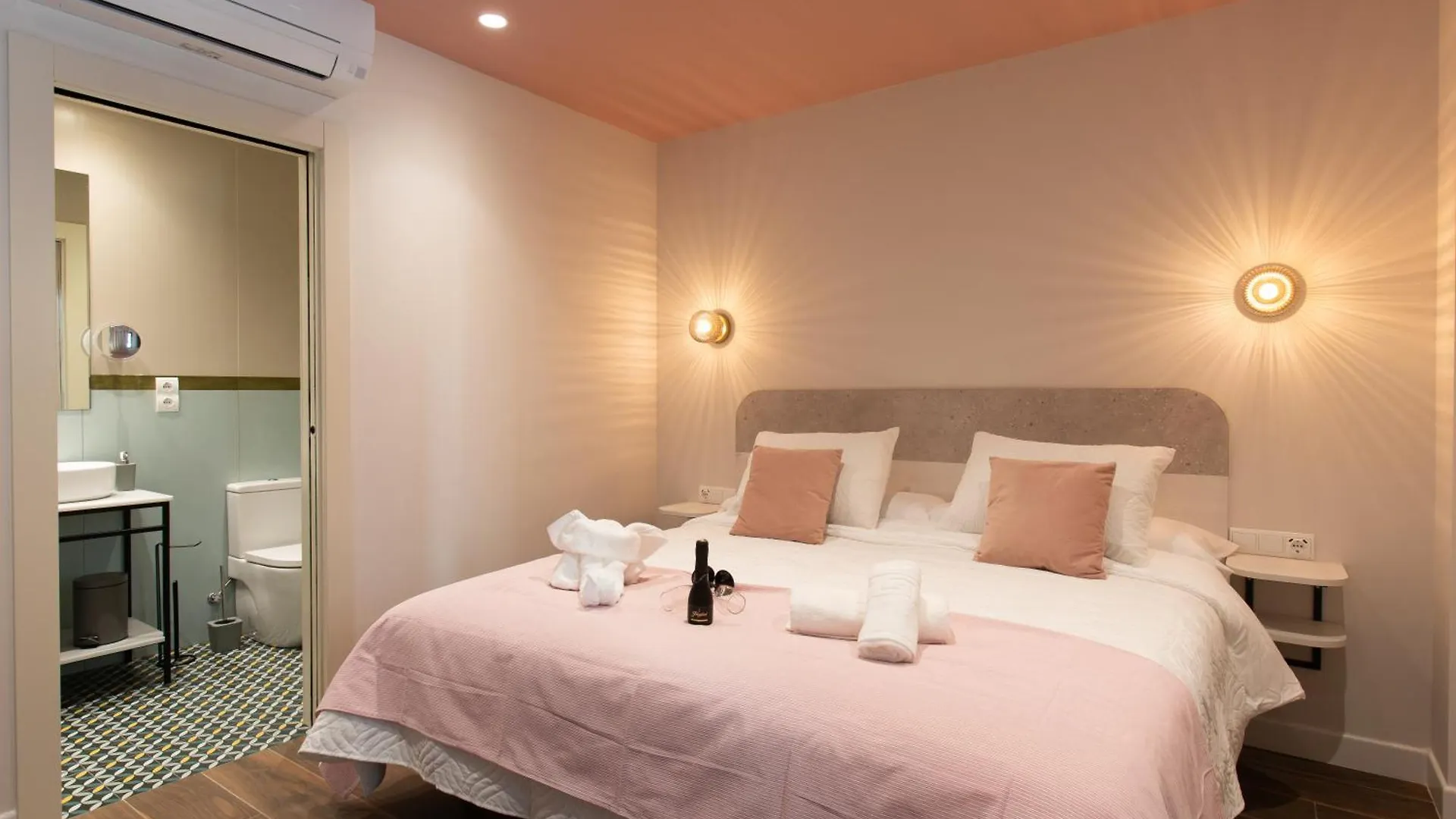 Boutique Rooms Playa Burriana Nerja Spagna