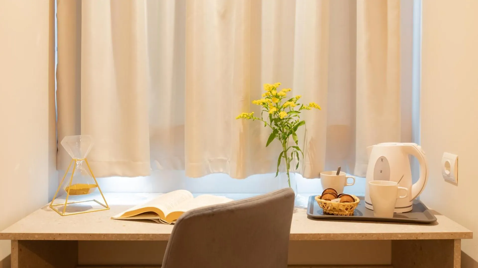 Boutique Rooms Playa Burriana Nerja