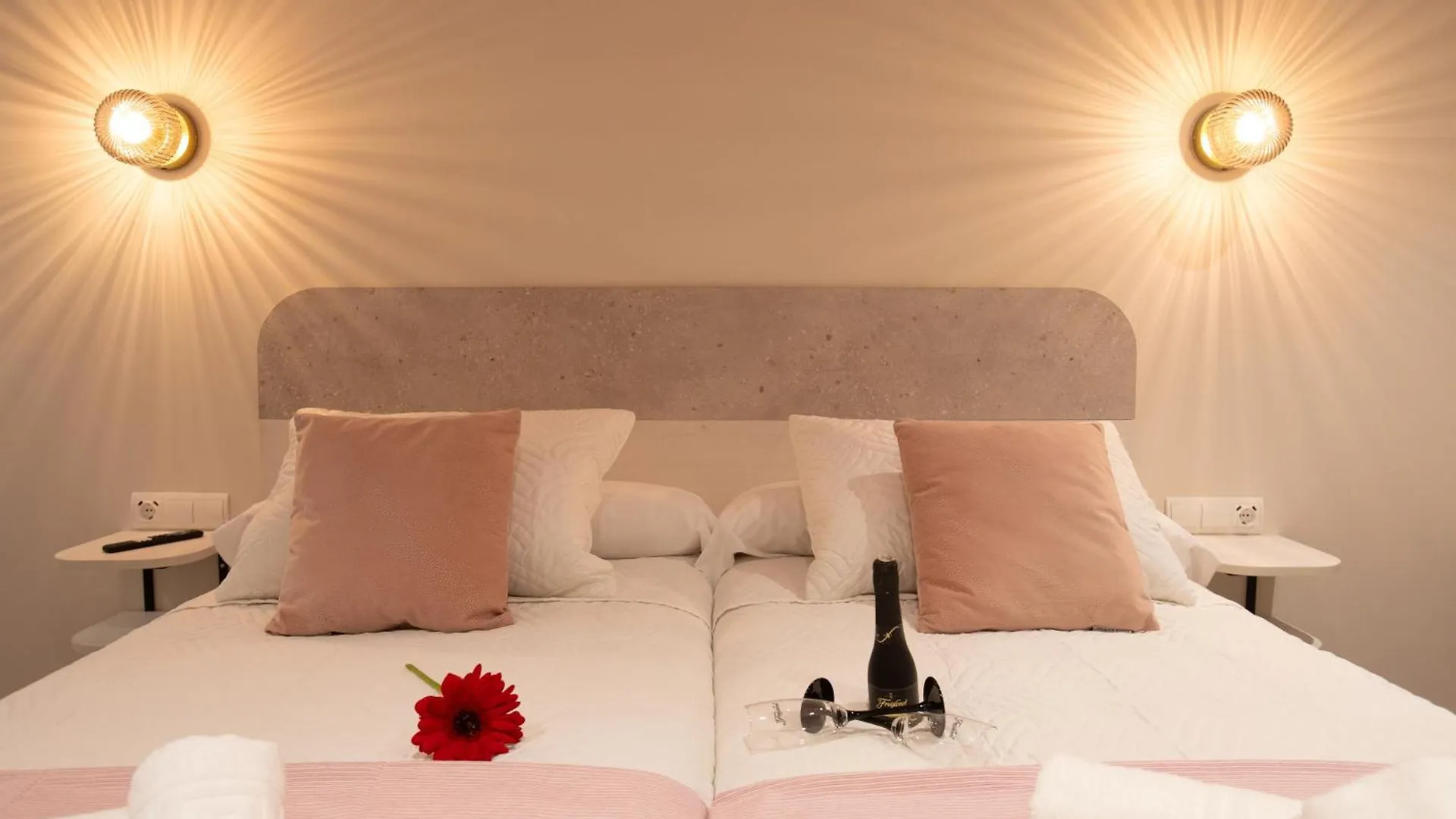 Boutique Rooms Playa Burriana Nerja Affittacamere