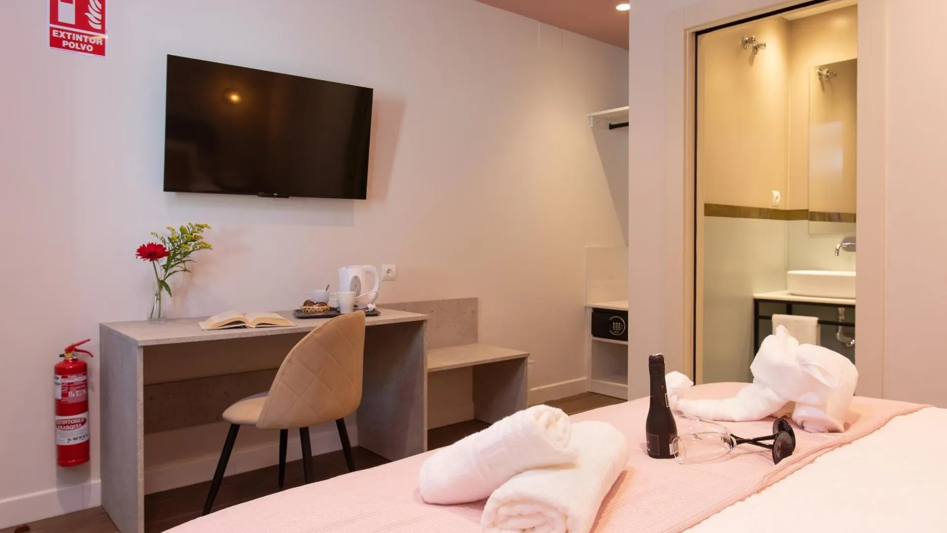 Boutique Rooms Playa Burriana Nerja 0*,  Spagna